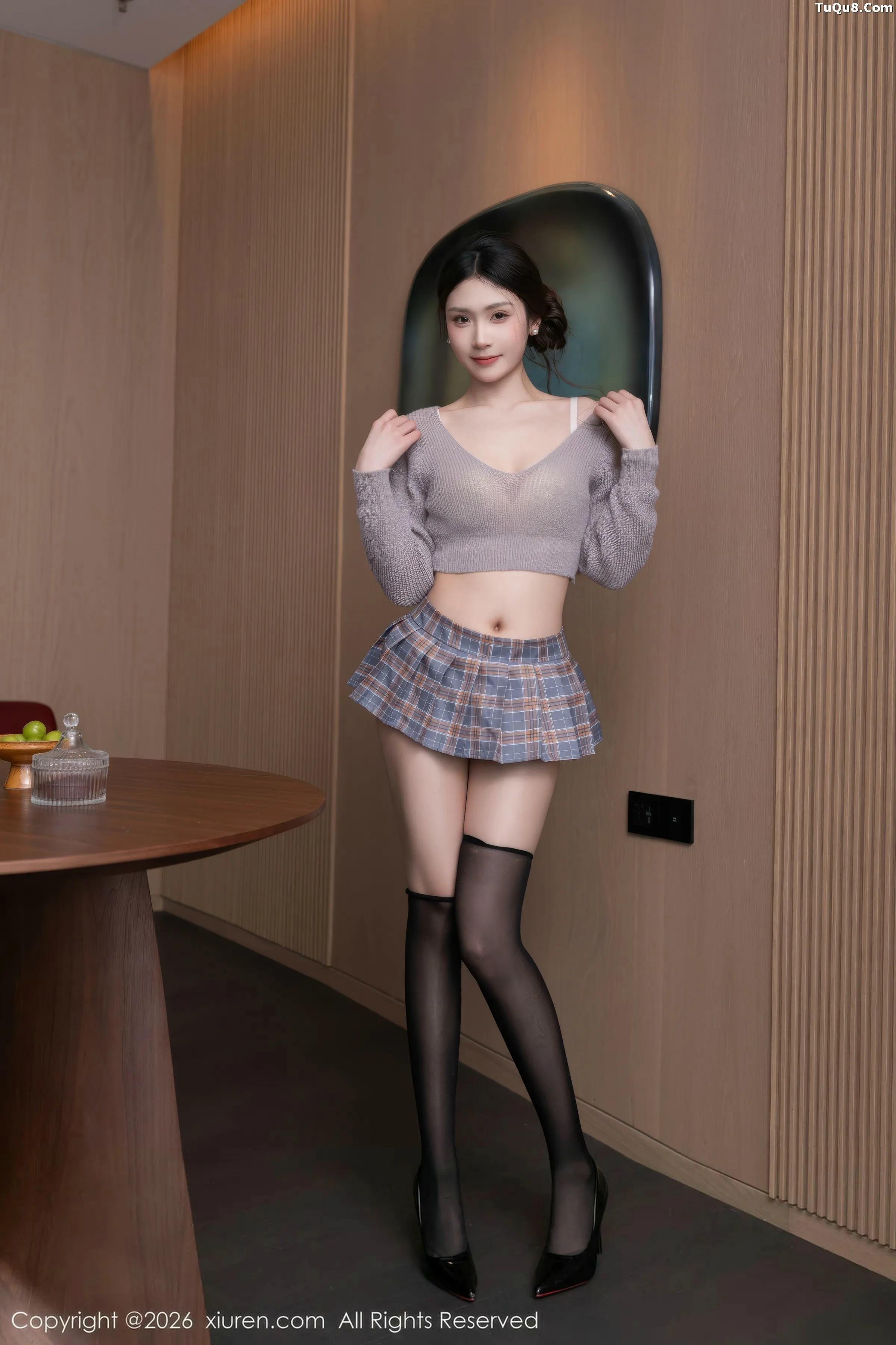 刘婷婷性感毛衣配格子短裙露黑色丝袜秀完美身材迷人绝美写真78P 2